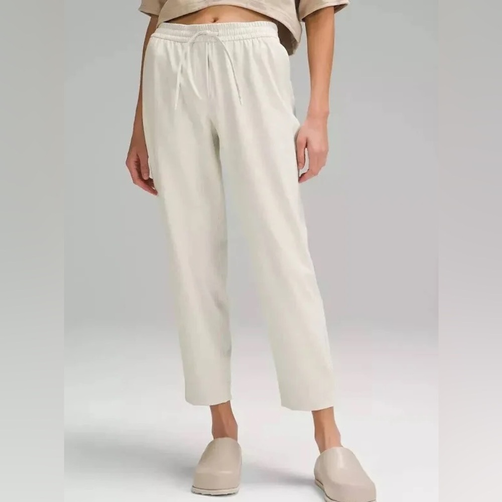 Lululemon Tapered leg 7/8 pant